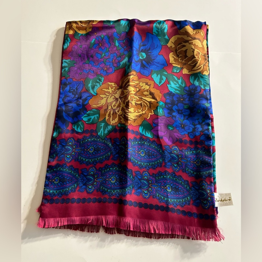 BERKSHIRE VINTAGE MADE IN KOREA BOLD FLORAL MULTI COLORED OBLONG SCARF O/S